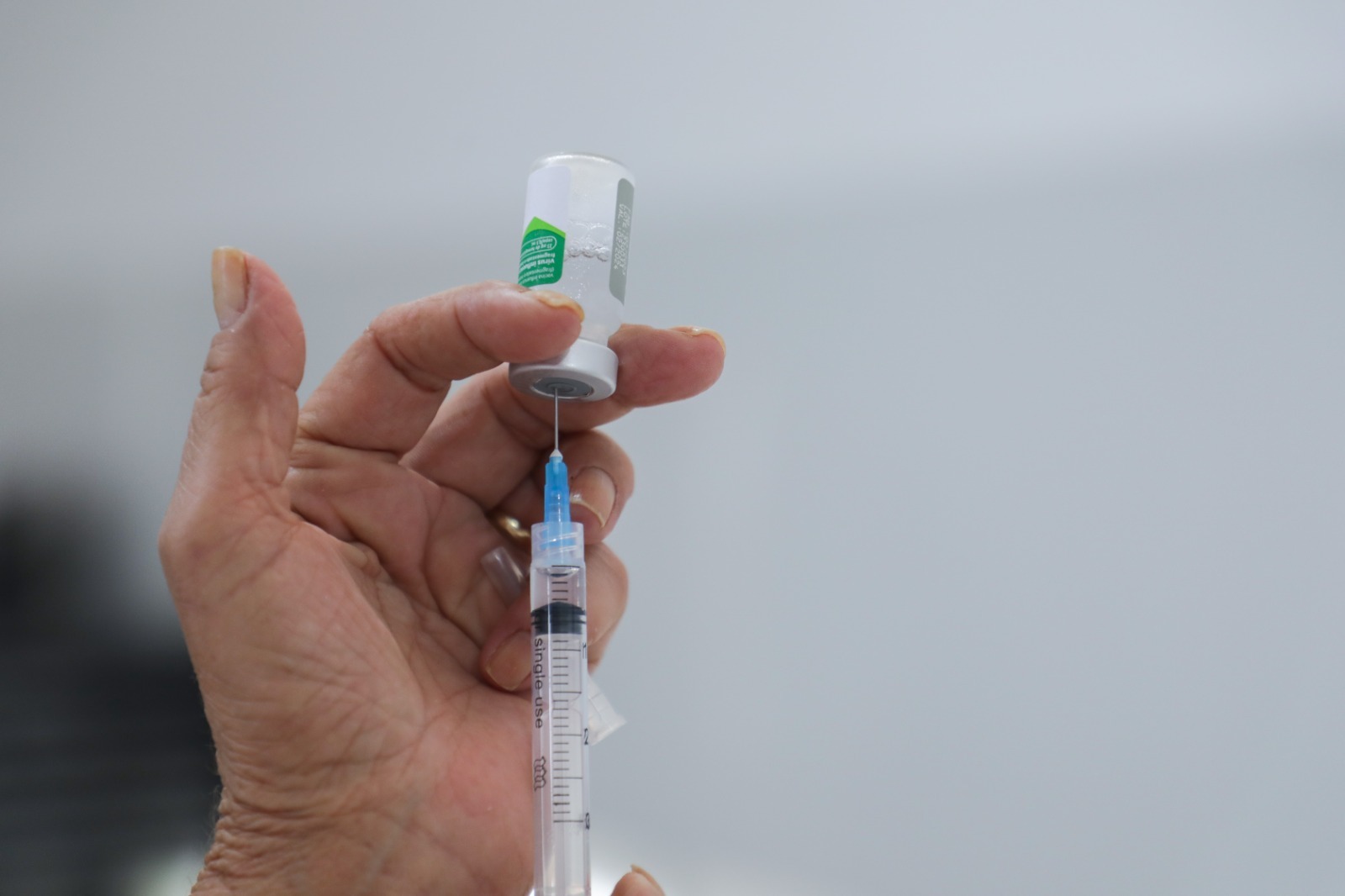 Vacina da gripe protege contra três cepas: H1N1, H3N2 e vírus influenza B