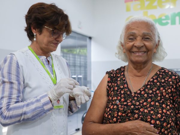 “Tomar vacina significa saúde, vida”, afirma Anita Pereira da Silva, de 87 anos, moradora da Vila Vida